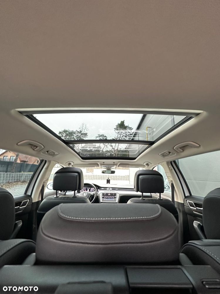 Volkswagen Passat 2.0 TDI SCR 4Mot DSG Comfortline - 18