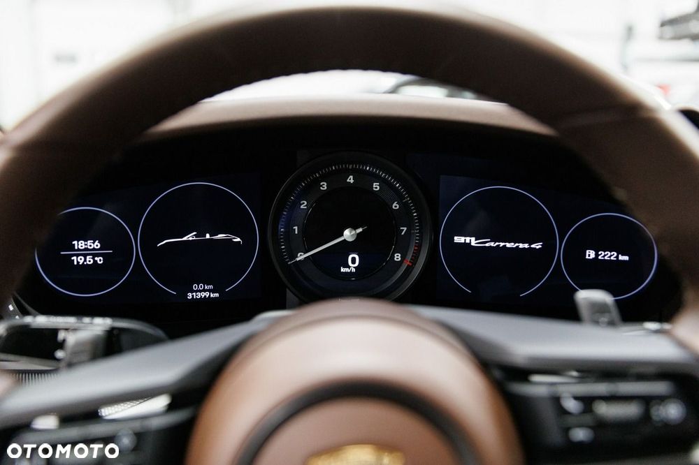 Porsche 911 Carrera 4 PDK - 38