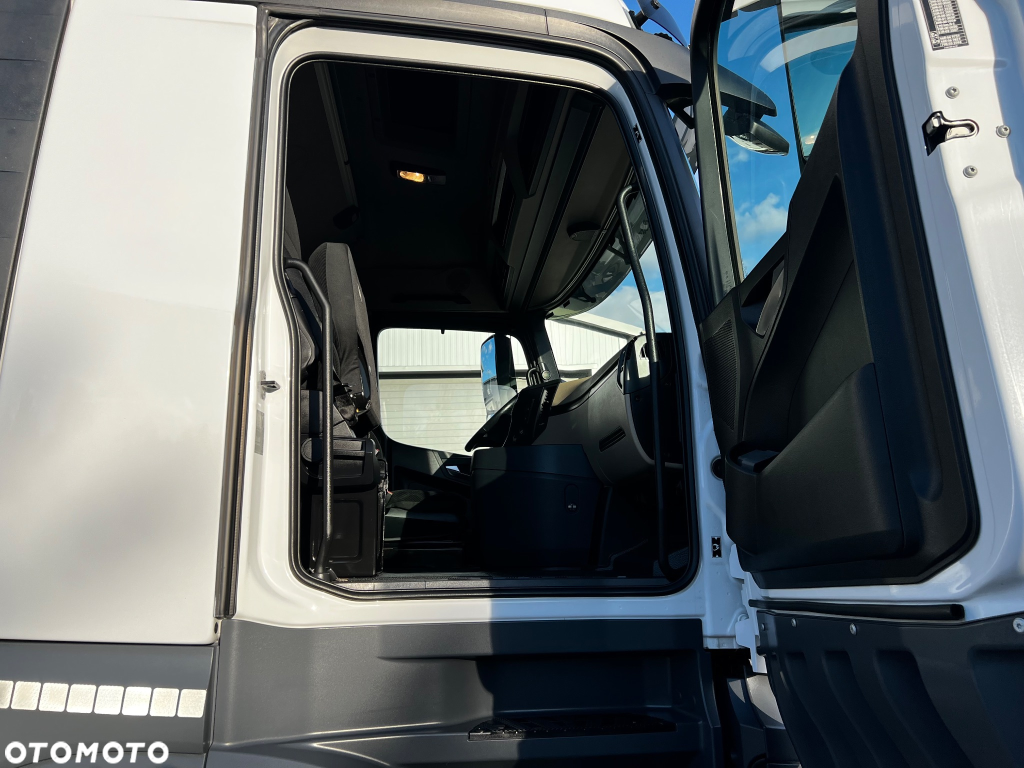 Mercedes-Benz Actros - 14
