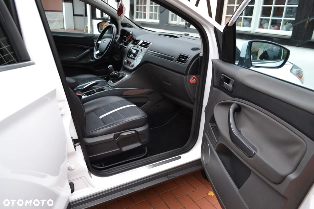 Ford Kuga - 24
