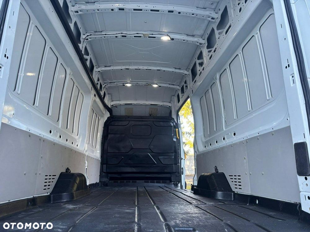Ford Transit - 19