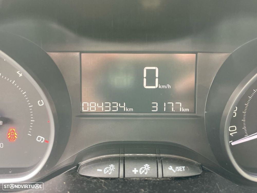 Peugeot 2008 1.6 BlueHDi Style - 3