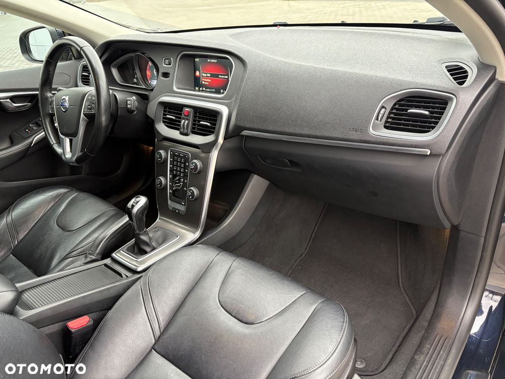 Volvo V40 D2 Summum - 19
