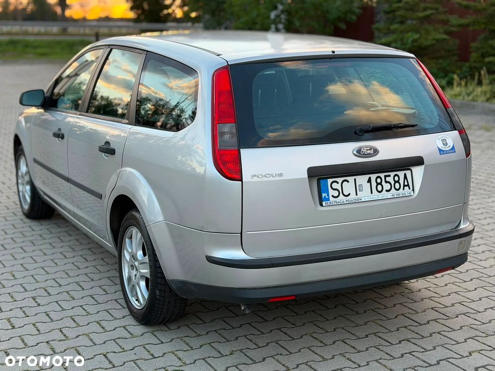 Ford Focus 1.6 Ambiente - 3