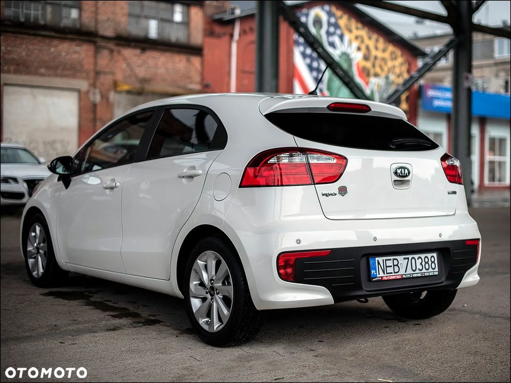 Kia Rio 1.2 Dream Team Edition - 8