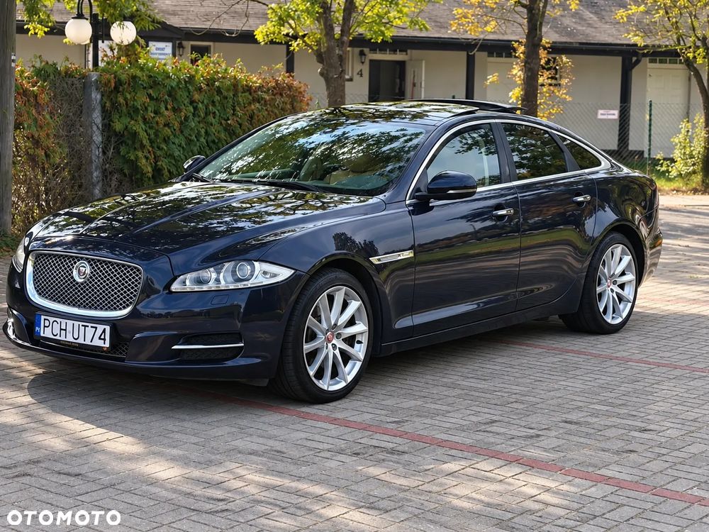 Jaguar XJ