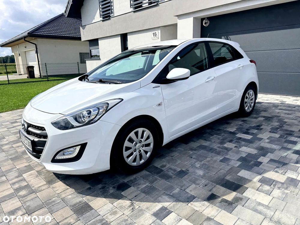 Hyundai i30 1.4 Family - 11