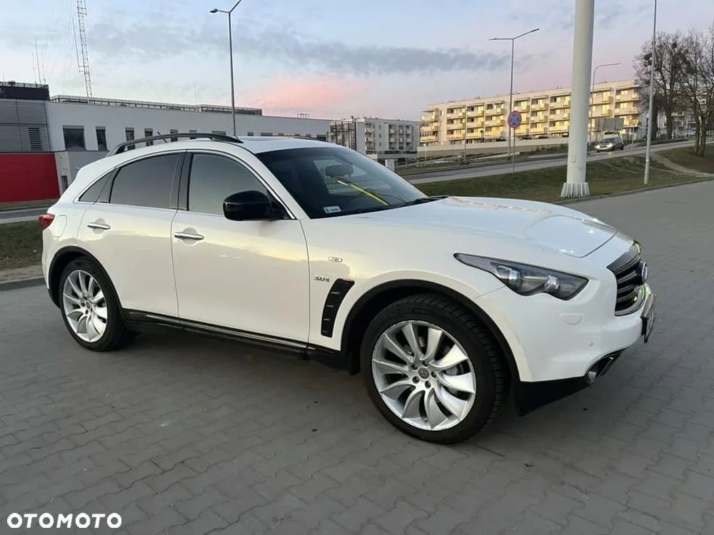 Infiniti Q70 3.0d S - 1