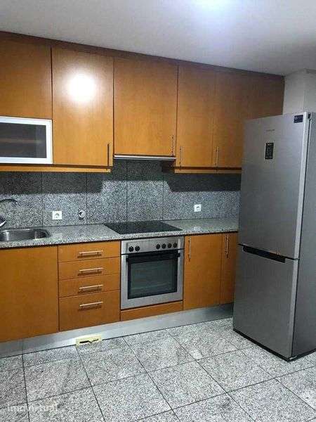 Arrenda-se T2 com garagem fechada - Ermesinde - Grande imagem: 2/12