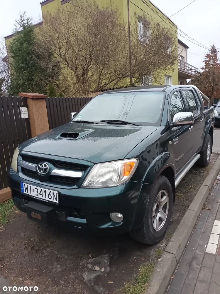 Toyota Hilux - 1