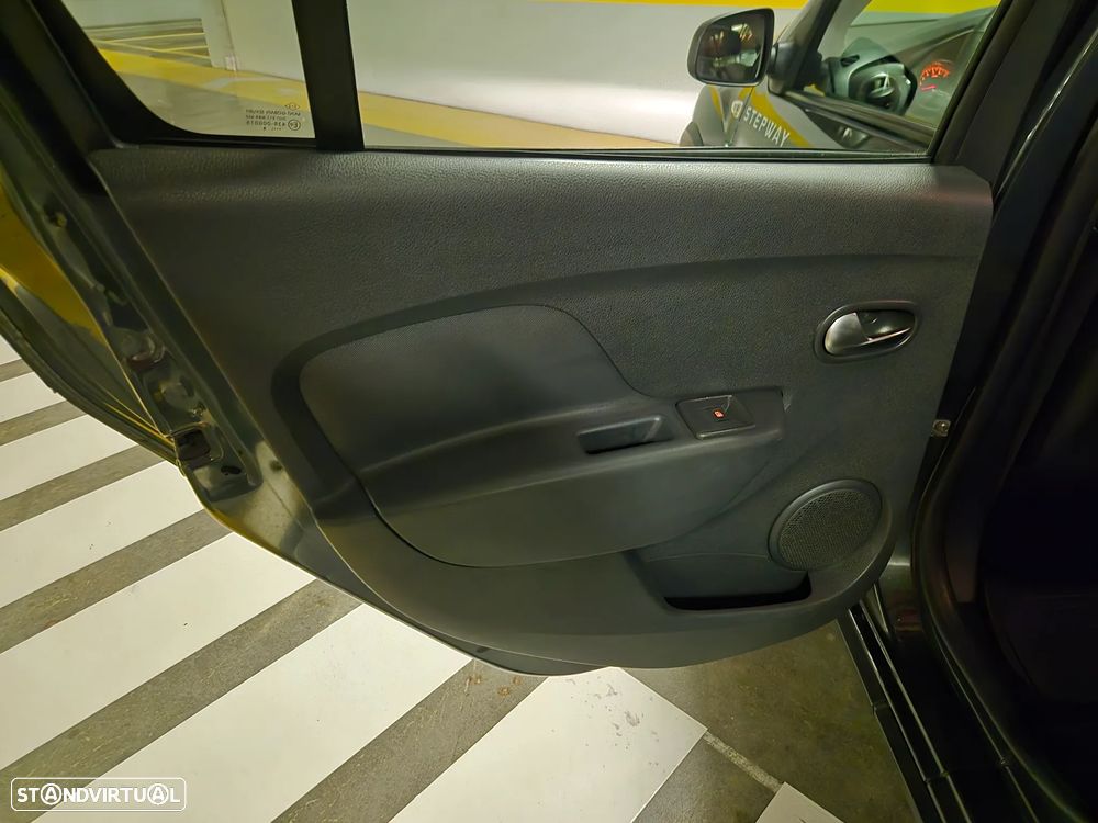Dacia Logan MCV 0.9 TCe Stepway - 33