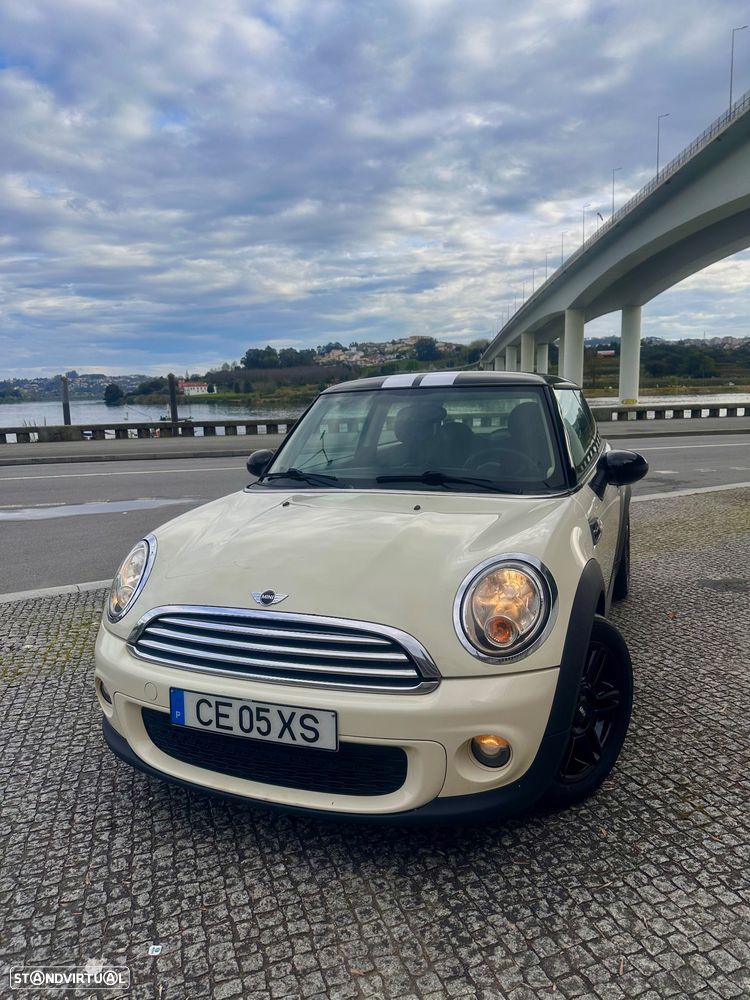MINI 3 Portas Cooper D - 1