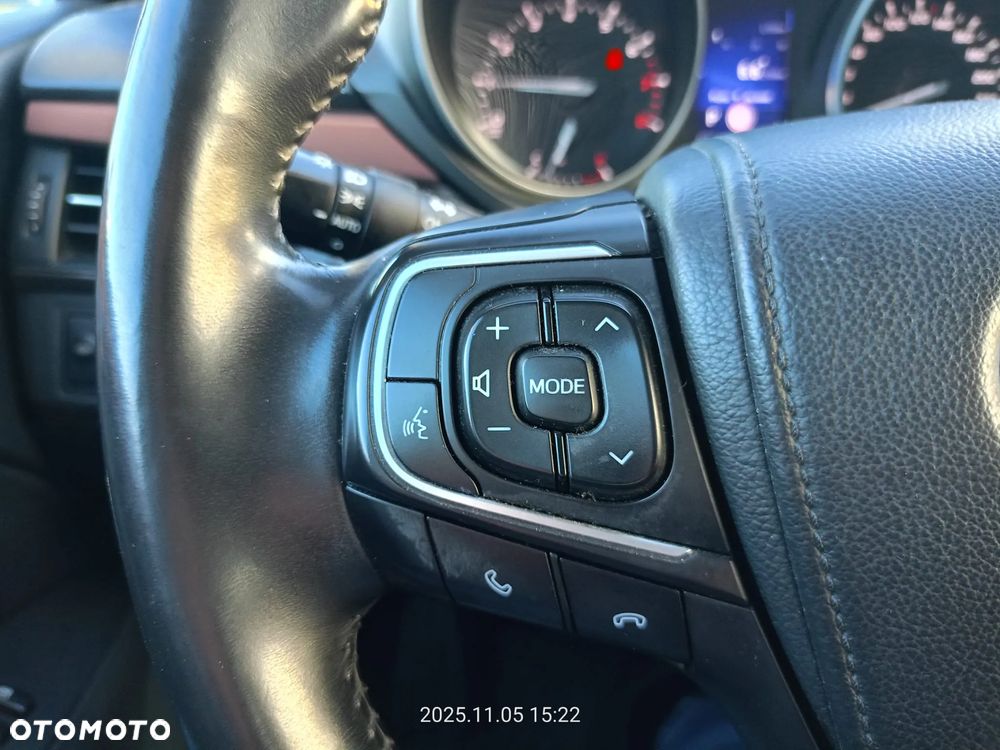 Toyota Avensis 1.8 Premium MS - 16