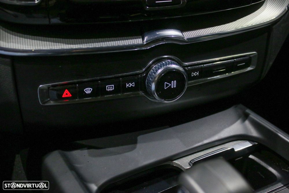 Volvo XC 60 2.0 T6 PHEV Plus Dark AWD - 35