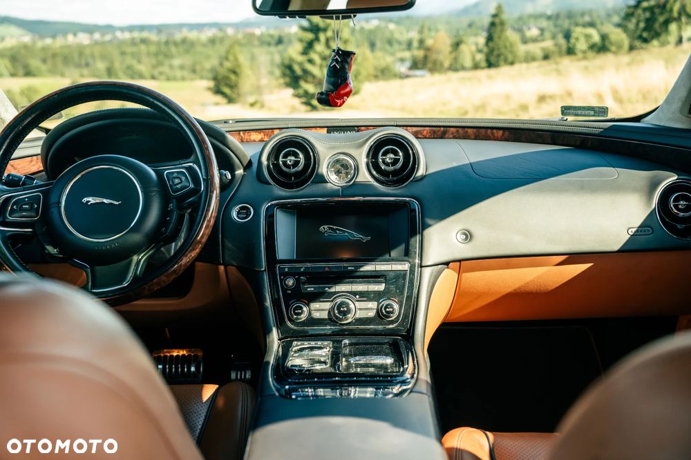 Jaguar XJ 3.0 T AWD Portfolio - 17