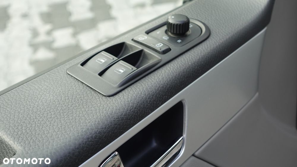 Volkswagen Multivan - 25