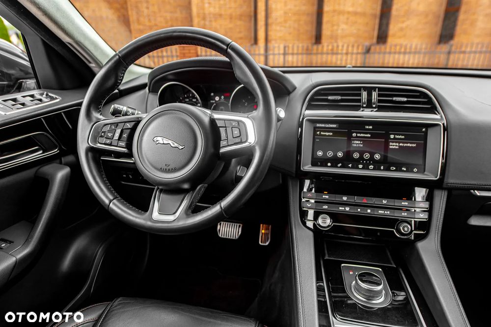 Jaguar F-Pace D200 AWD R-Dynamic S - 8