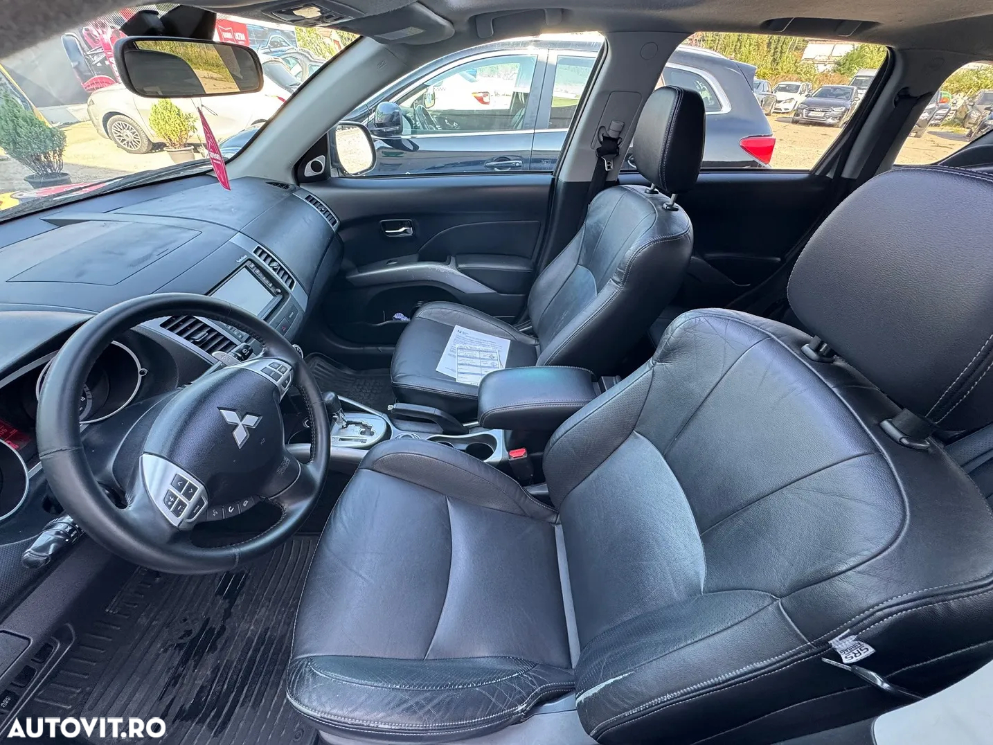 Mitsubishi Outlander 2.4 MIVEC NAVI Instyle Aut - 12