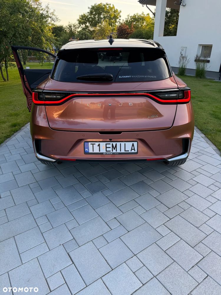 Lexus LBX 1.5 Hybrid Cool AWD - 28