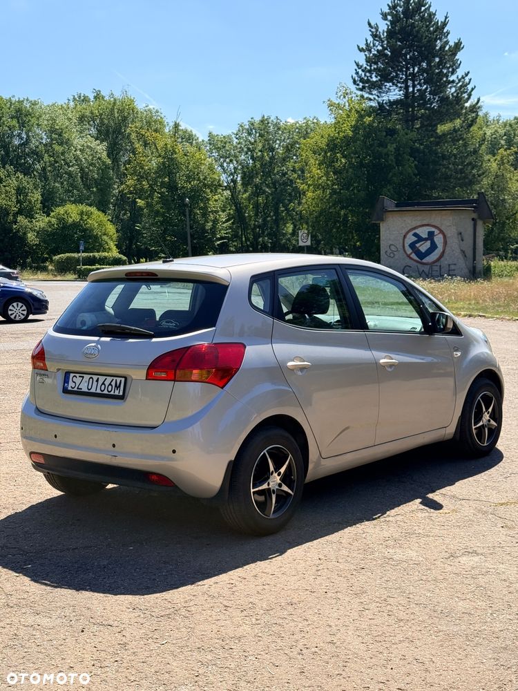 Kia Venga 1.4 L - 5