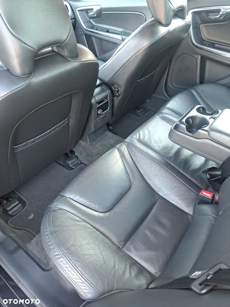 Volvo S60 D3 Geartronic Summum - 8