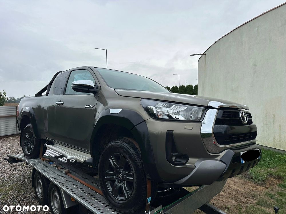 Toyota Hilux 4x4 Extra Cab Autm Executive - 1