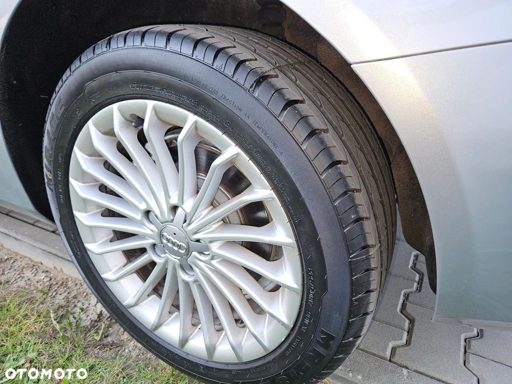 Audi A4 Avant 2.0 TDI DPF Ambiente - 20