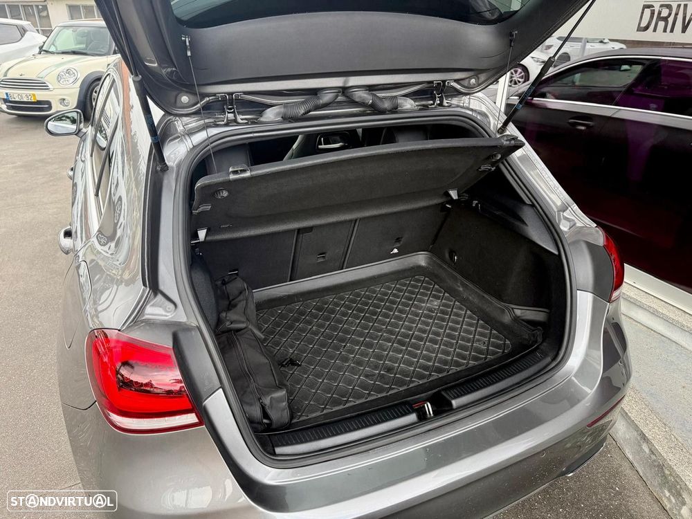 Mercedes-Benz A 250 e AMG Line - 11