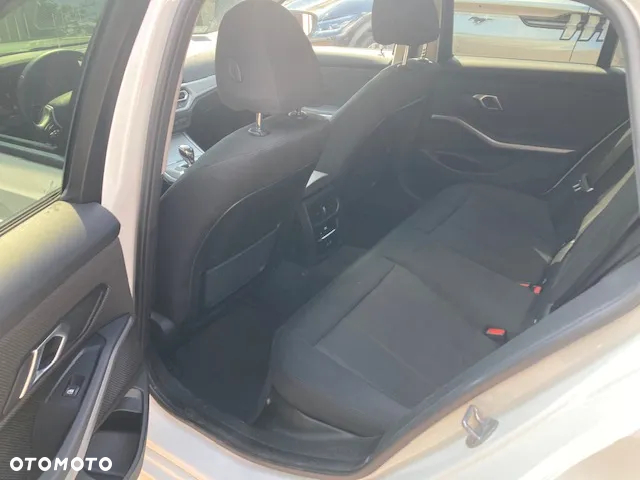 BMW Seria 3 318i Advantage - 10