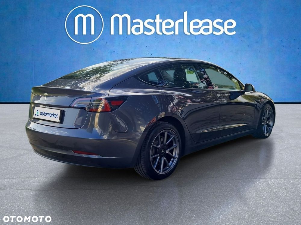 Tesla Model 3 - 5