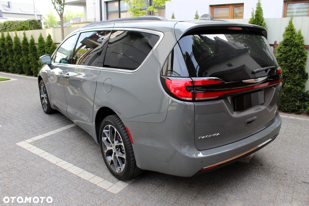 Chrysler Pacifica - 25