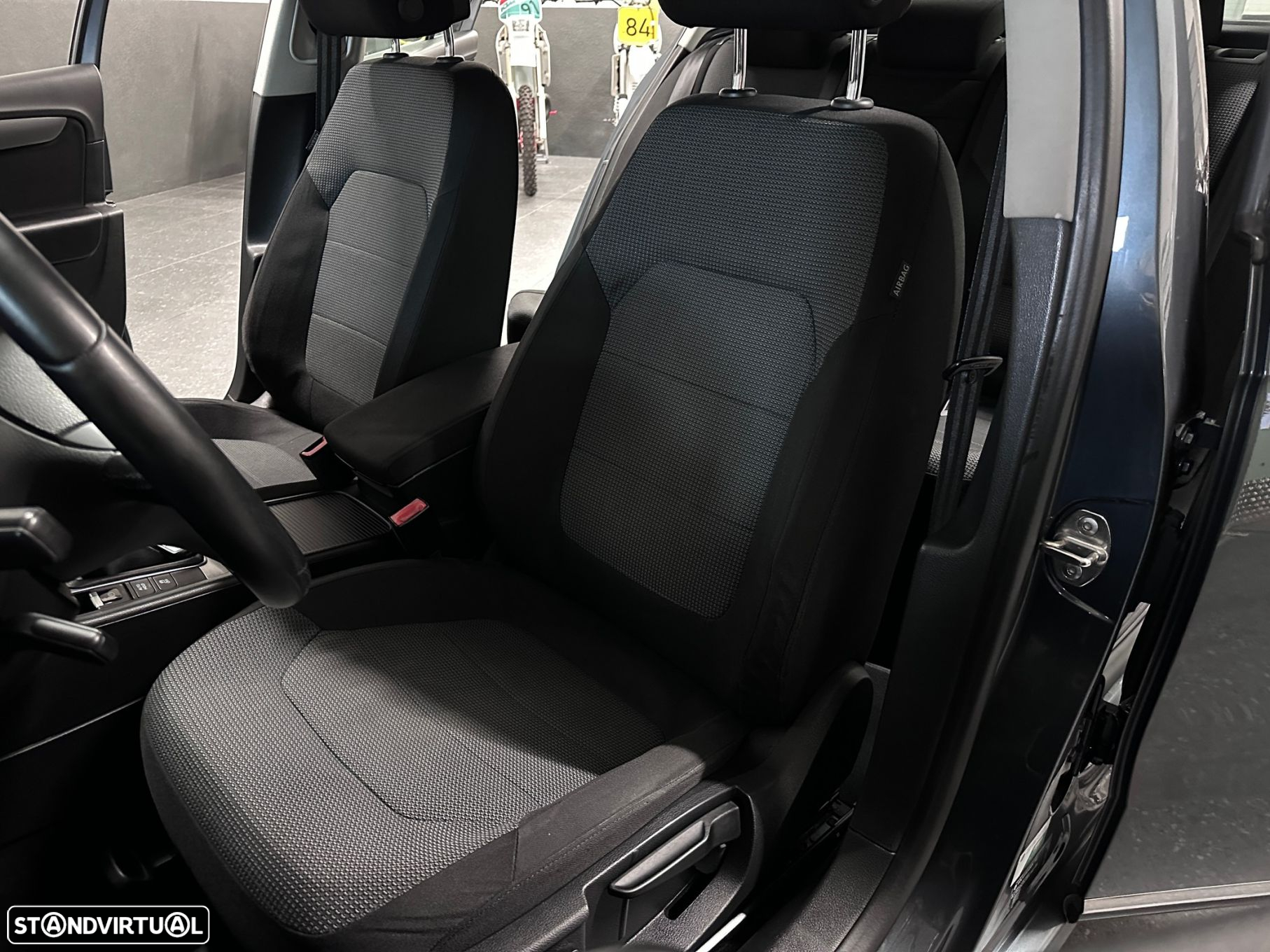 VW Passat 1.6 TDI Confortline - 11