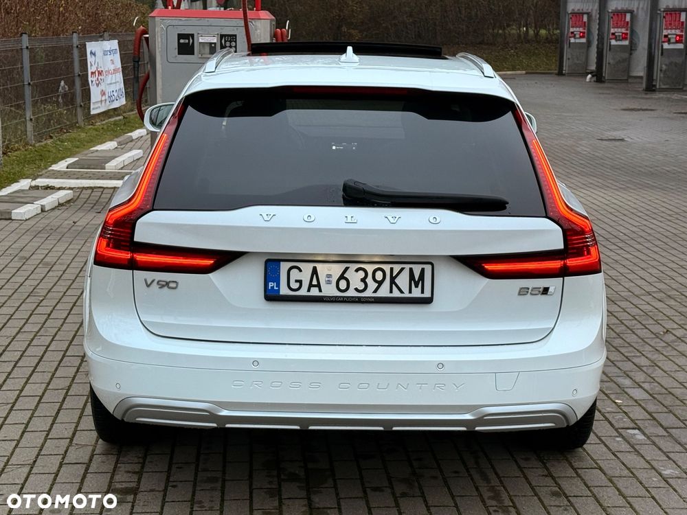 Volvo V90 Cross Country B5 D AWD Ultimate - 26