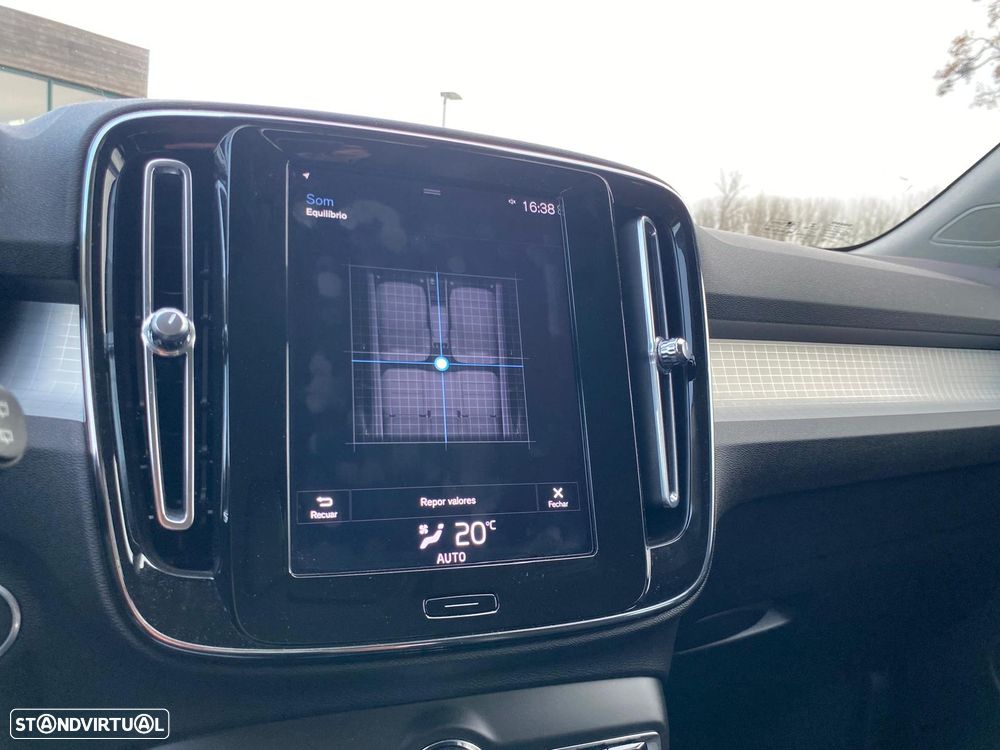 Volvo XC 40 1.5 T5 PHEV Momentum Plus - 32