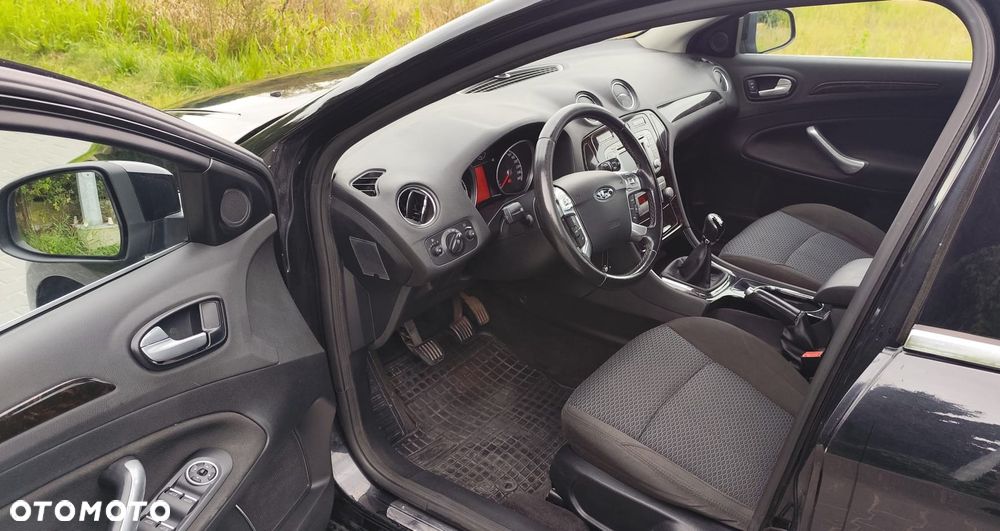 Ford Mondeo 2.0 Ghia X100 / X - 7