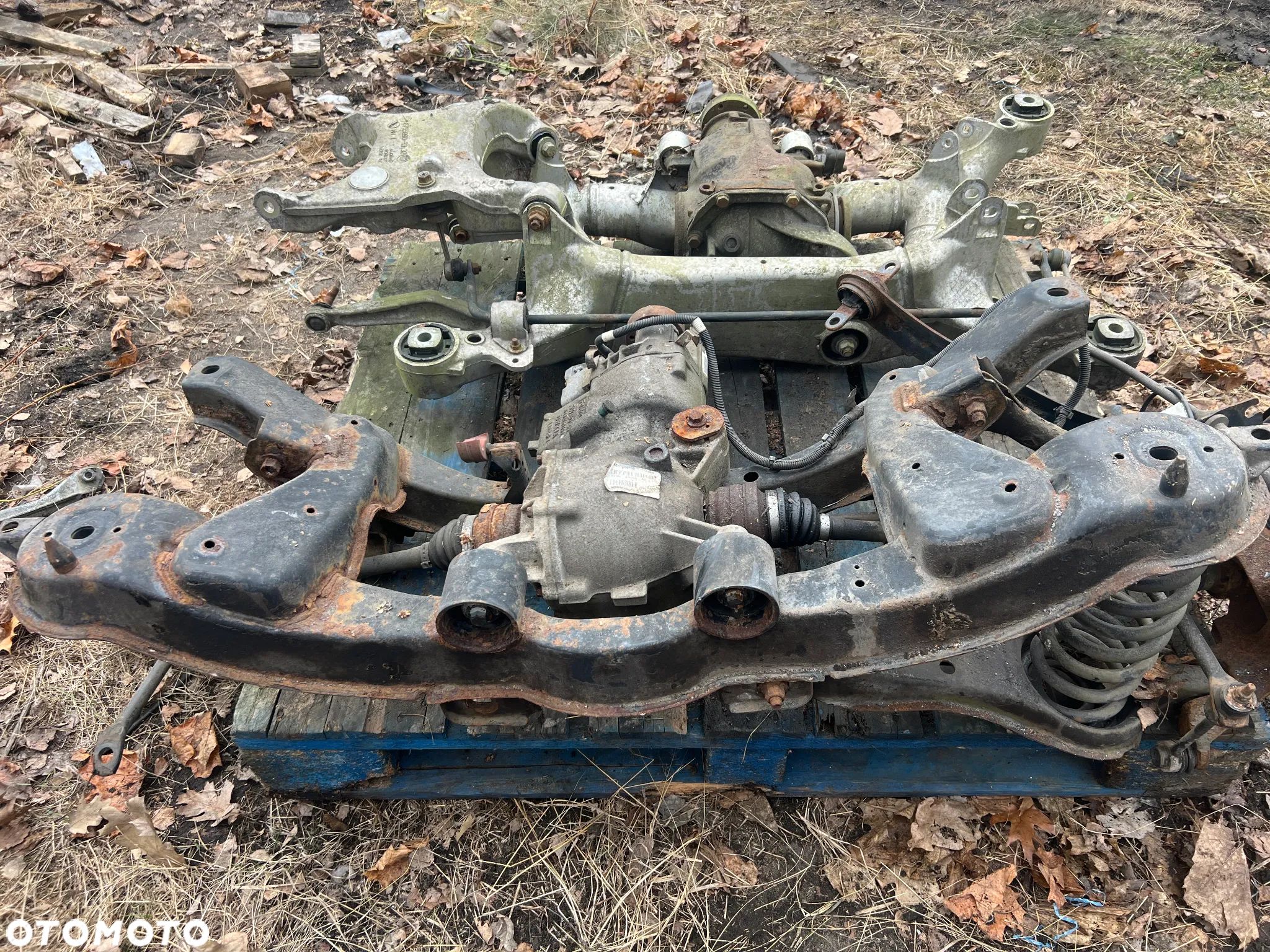 ZAWIESZENIE TYLNE SANKI WÓZEK FORD KUGA MK1 4x4 AWD - 1