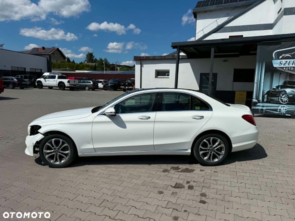 Mercedes-Benz Klasa C 300 4Matic 9G-TRONIC Edition 19 - 3