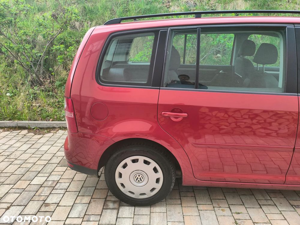 Volkswagen Touran 1.6 - 9