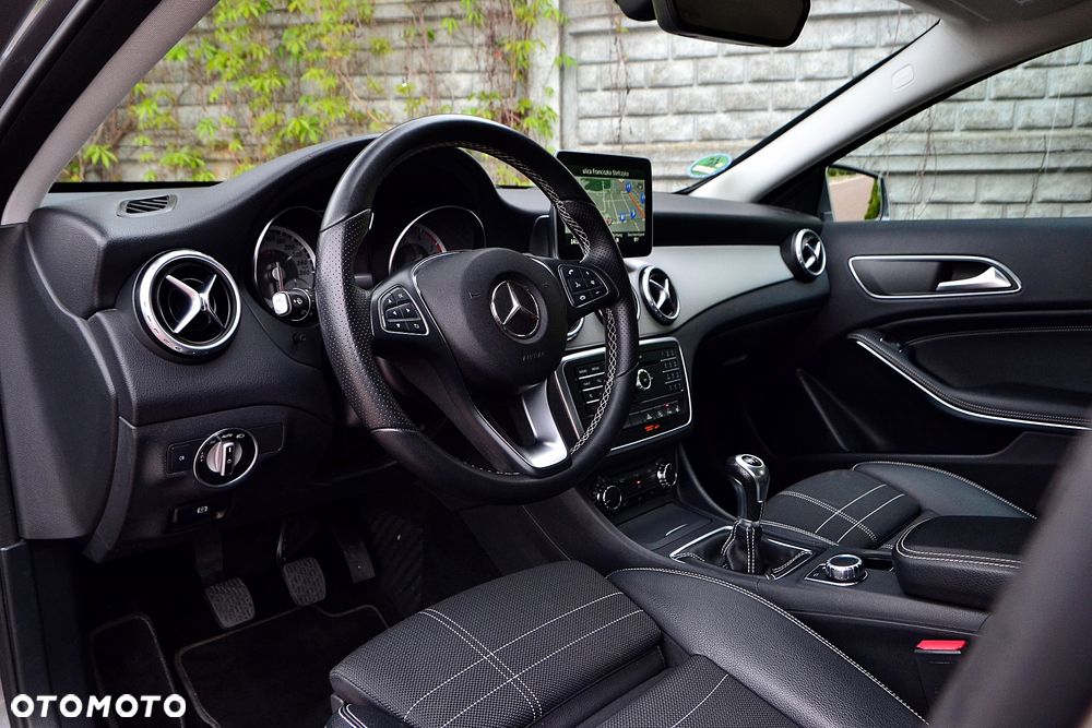 Mercedes-Benz GLA 200 Style - 17