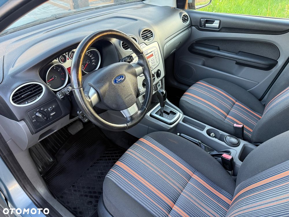 Ford Focus 1.6 16V Sport - 9
