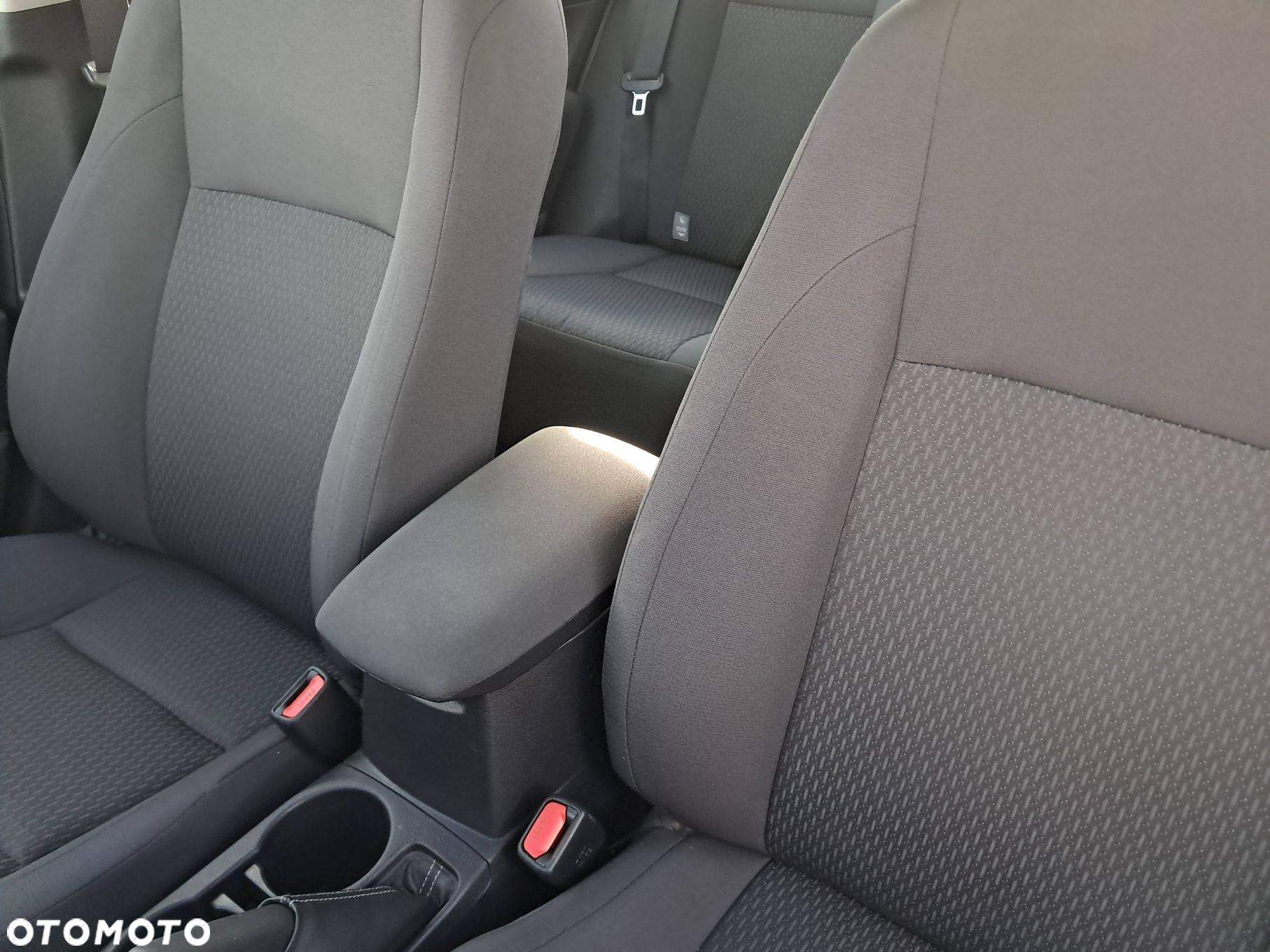 Toyota Corolla 1.6 Active EU6 - 33