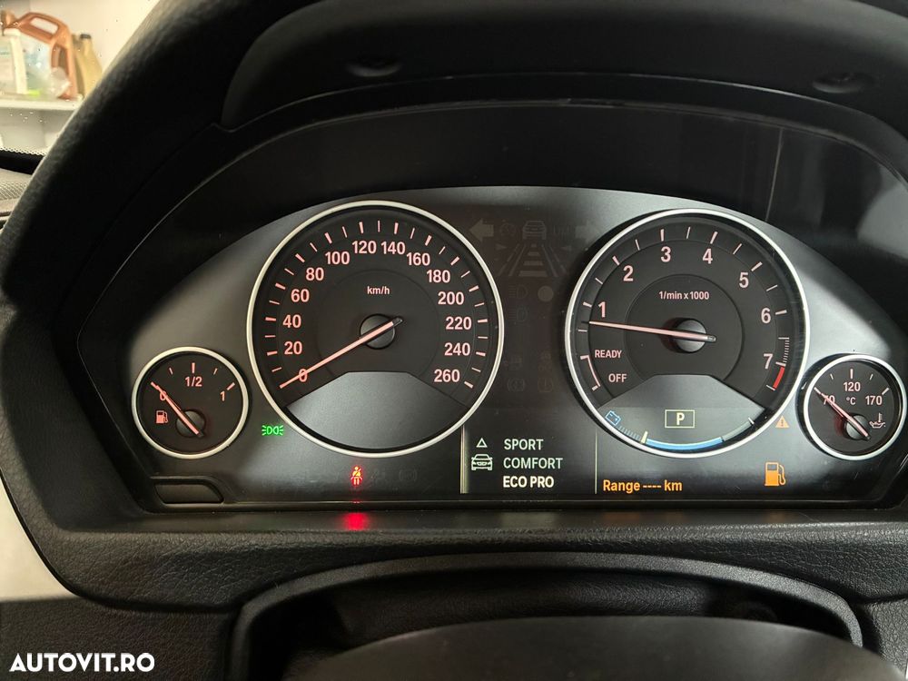BMW Seria 3 320i Aut. - 15