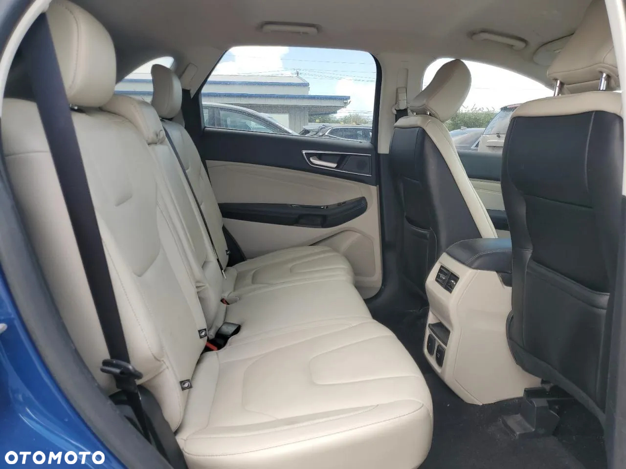 Ford Edge - 8