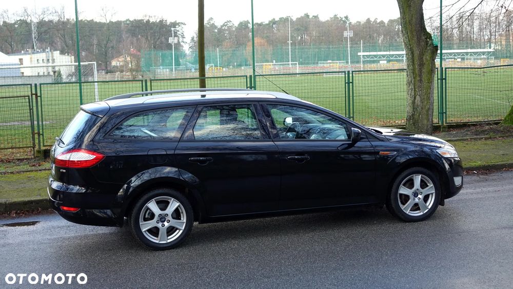 Ford Mondeo - 35