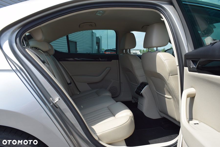 Skoda Superb 2.0 TSI L&K DSG - 14