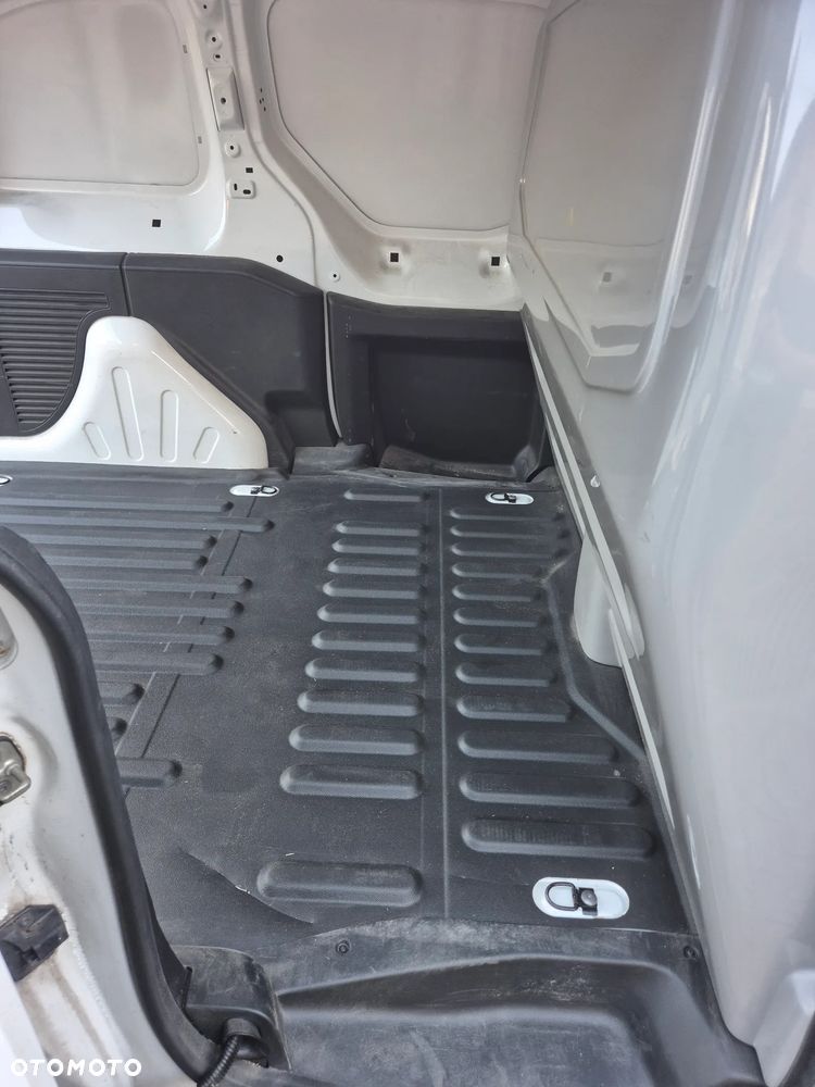 Peugeot Partner - 12