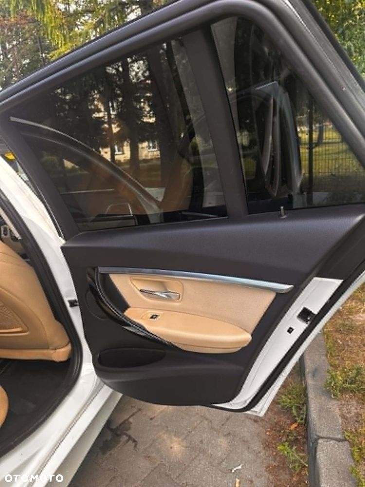 BMW Seria 3 320i Luxury Line sport - 8