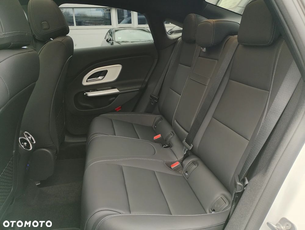 Mercedes-Benz CLA - 6