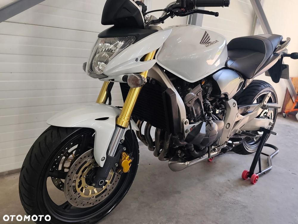 Honda Hornet - 4