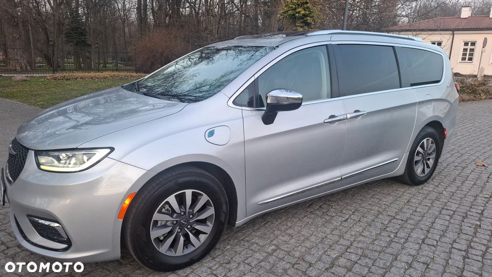 Chrysler Pacifica - 12